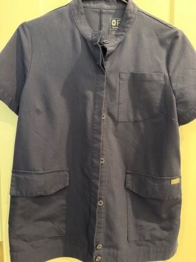 Figs women’s Navy Short-Sleeve Shirt Jacket with Mandarin Collar